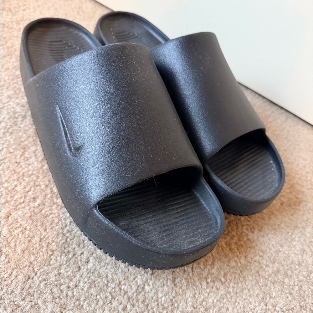 Nike Calm Slides